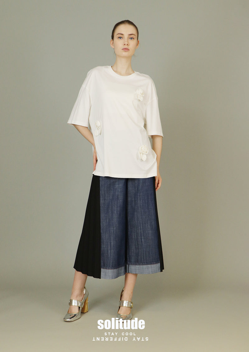 White Flowers Patches Knitted Top