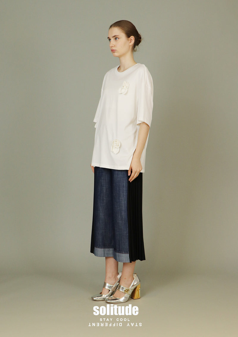 White Flowers Patches Knitted Top
