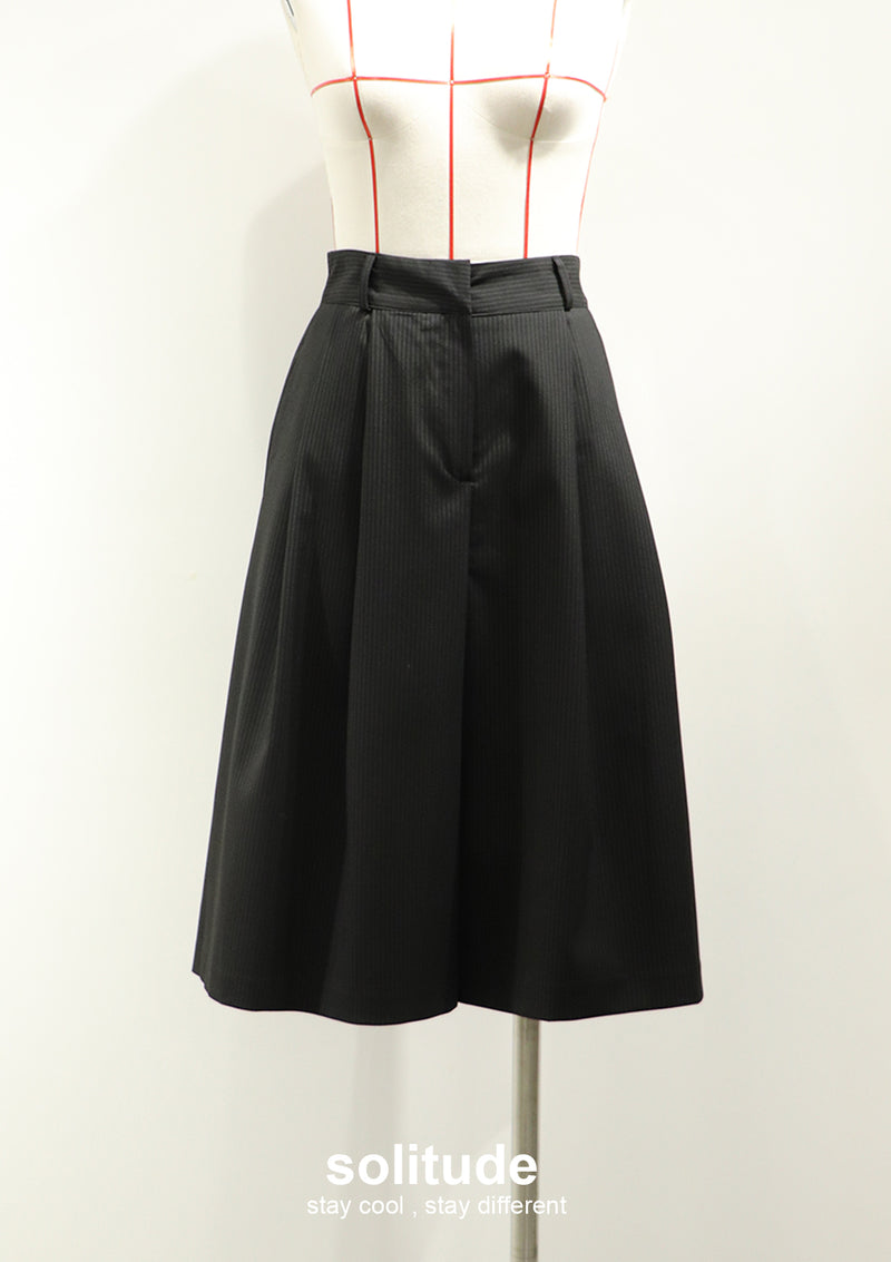 Black Stripes Cropped Pants