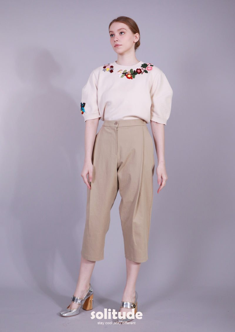 EMBROIDERED KNIT TOP