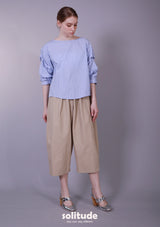 PUFF-SLEEVED TOP