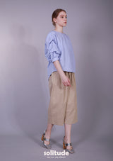 PUFF-SLEEVED TOP